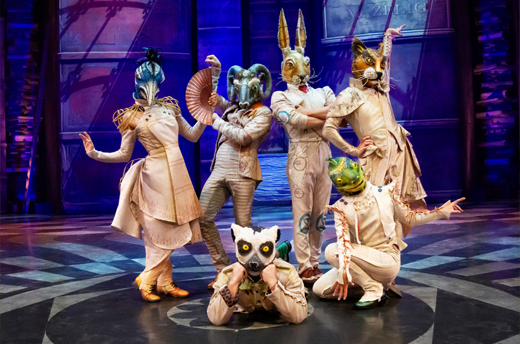 Acrobats, aerialists, artists, jugglers, dancers and singers of Cirque du Soleil JOYÀ are excited to, together with the visitors of the last show of the year, ring in 2023. Cheers to the new year with champagne, grapes and a party filled with live music at the Néktar restaurant.